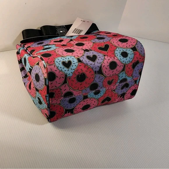 Betsey Johnson Insulated Light Weight Lunch Tote/Bag w/Graphic Donuts Print - Picture 5 of 15